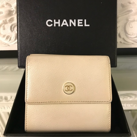 Authentic Chanel CC Logo White Caviar Leather Tri-Fold Compact Vintage Wallet - Picture 2 of 12